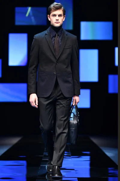 Look 1